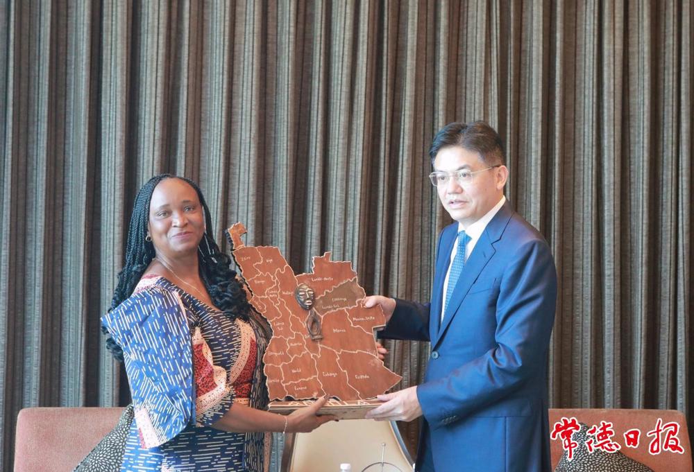 _f-ed71-4693-ab5979ee_batchwm