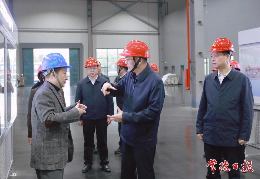  市委书记罗毅君在湖南特力液压二期（短缸自动化产线）项目现场调研
