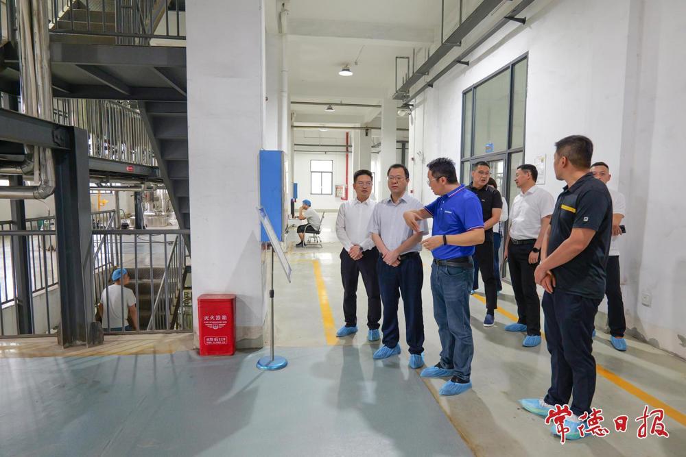 周振宇在常德市国银新材料有限公司调研