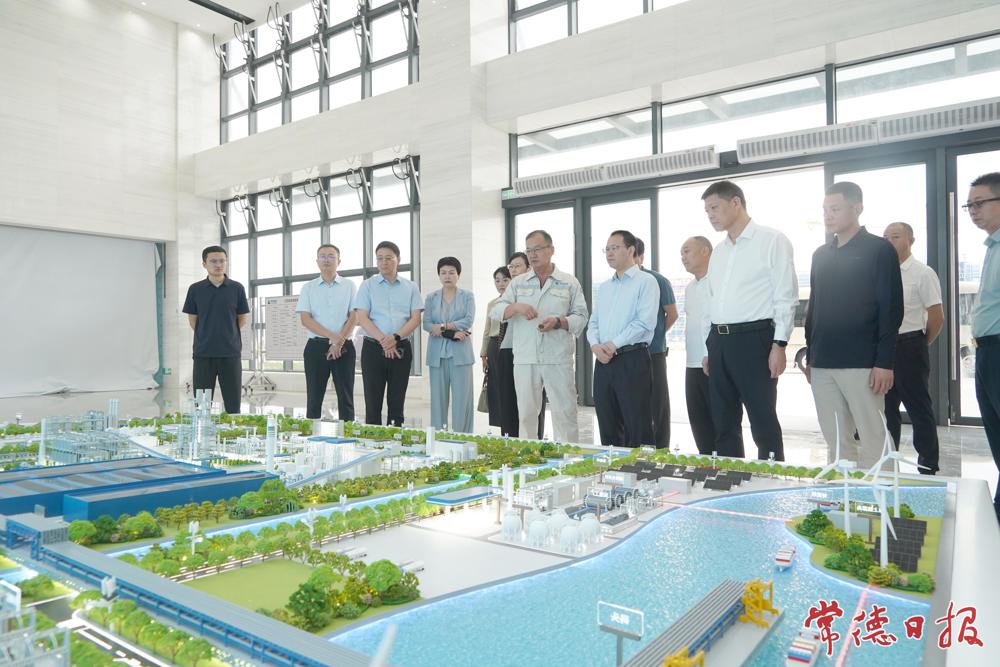 周振宇在江苏岚泽能源科技有限公司考察